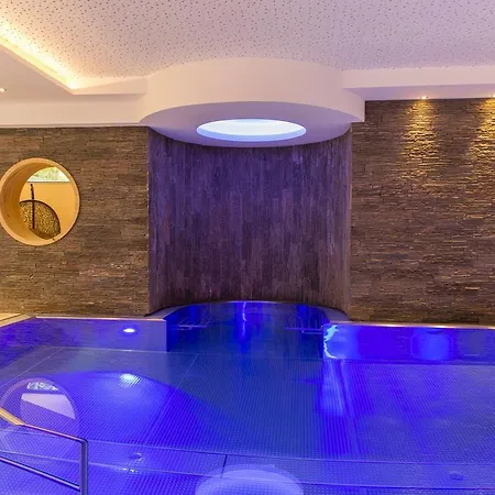 Haus Regina Гостевой дом 3*